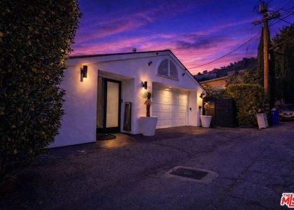 8810 Hollywood Boulevard - Photo 1