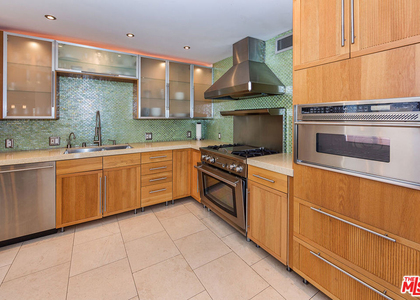 1037 N Vista Street - Photo 1