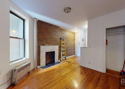 West 83 Street - Photo 1