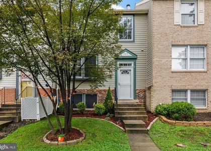 302 Ridgecrest Court - Photo 1
