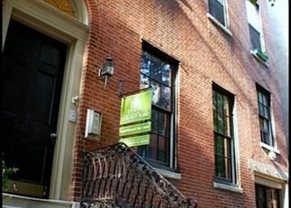1010 Clinton Street - Photo 1