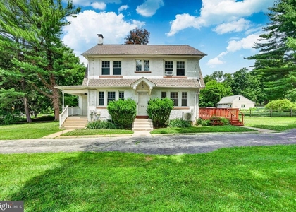 113 S Valley Road - Photo 1