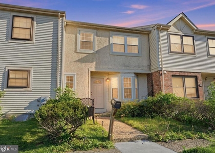 272 Hudson Court - Photo 1