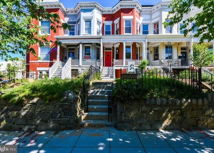 104 R Street Ne - Photo 1
