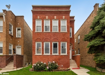 1621 N Mcvicker Avenue - Photo 1