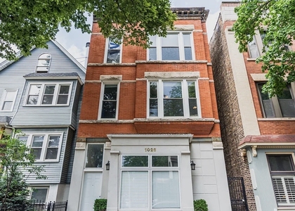 1026 W Roscoe Street - Photo 1