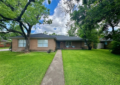 5720 Parwill Street - Photo 1