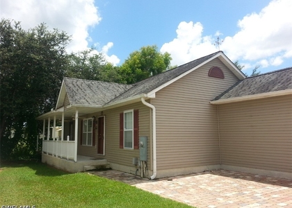 437 Leawood Circle - Photo 1