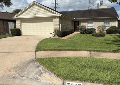 3207 E Heatherock Circle - Photo 1