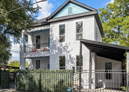 1015 Brooks Street - Photo 1
