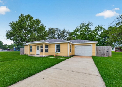 1708 Sycamore Avenue - Photo 1