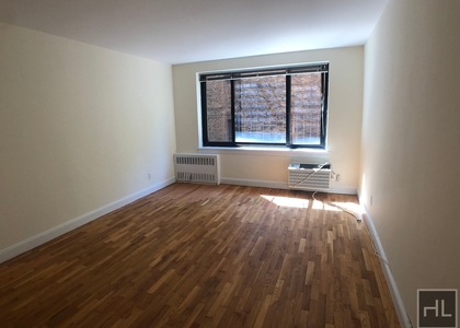 York Avenue - Photo 1