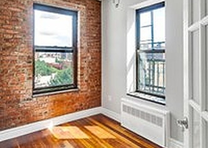 Lexington Avenue - Photo 1
