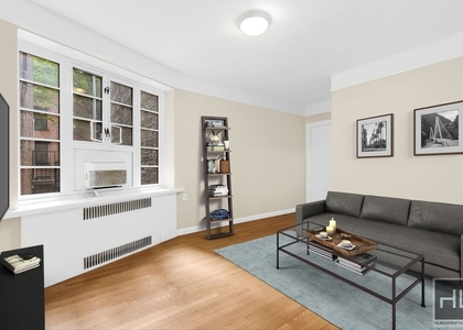 Jane St - Photo 1