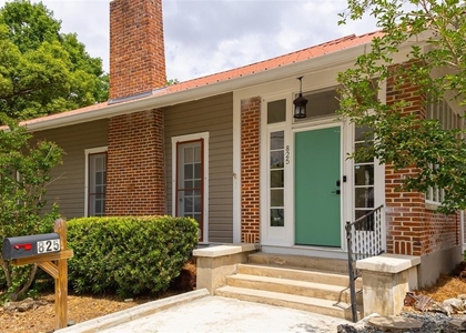 825 Se Sanchez Avenue - Photo 1
