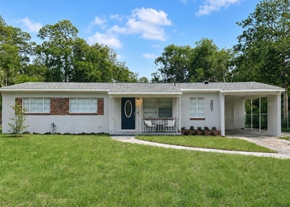 207 Lake View Drive - Photo 1