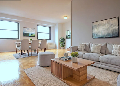   second avenue - Photo 1