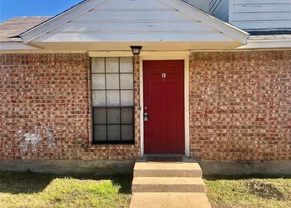 205 S Kenney Street - Photo 1