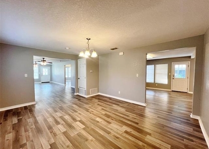 450 Everett Street - Photo 1