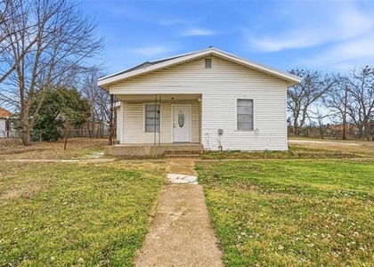 1412 Chase Avenue - Photo 1