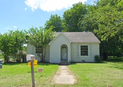 901 N Howeth - Photo 1