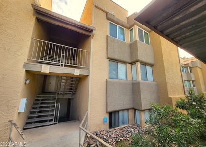18811 N 19th Avenue - Photo 1