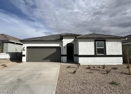 3532 N Sequoia Street - Photo 1