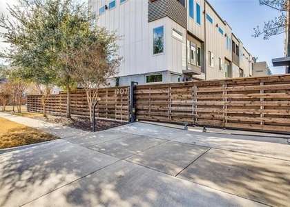 1907 Summit Avenue - Photo 1