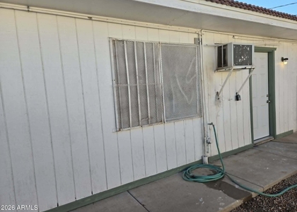 909 N Kadota Avenue - Photo 1