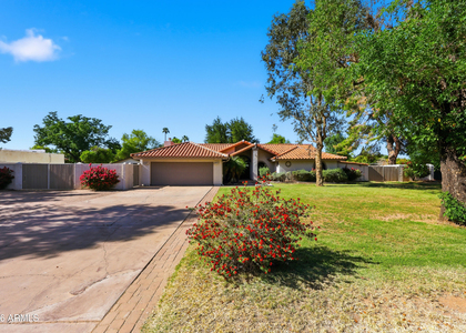 10432 W Avalon Drive - Photo 1