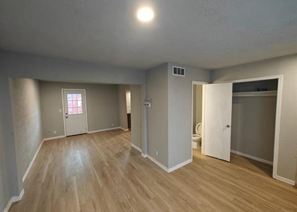 811 N Spears Street - Photo 1