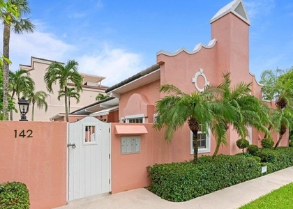 142 Peruvian Avenue - Photo 1