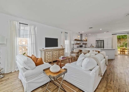 13531 Fountain View Boulevard - Photo 1