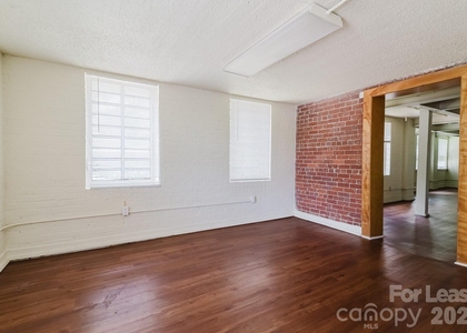 203 W Liberty Street - Photo 1