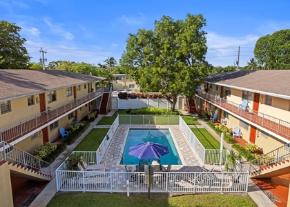 309 Ne 16th Street - Photo 1