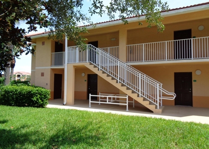 191 Sw Palm Drive Nw - Photo 1