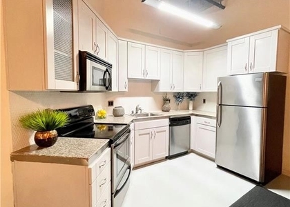 312 W 5th Street - Photo 1