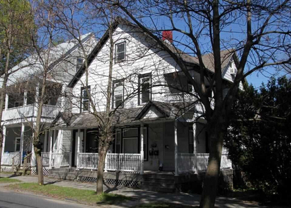 134 Woodlawn Avenue - Photo 1