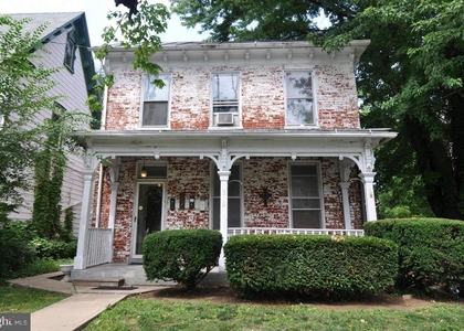 515 N Loudoun Street - Photo 1