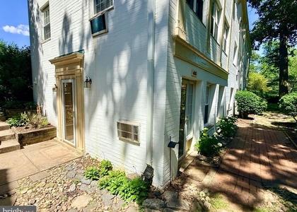 1628 Ripon Place - Photo 1