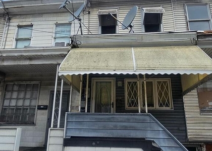 605 E Centre Street - Photo 1
