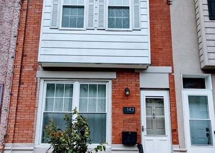 143 Gladstone Street - Photo 1