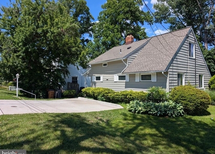 5812 Wainwright Avenue - Photo 1