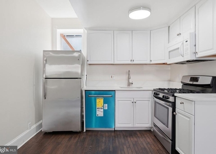 1038 6th Street Ne - Photo 1