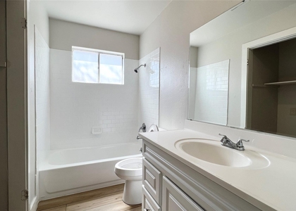11208 Renel Dr - Photo 1