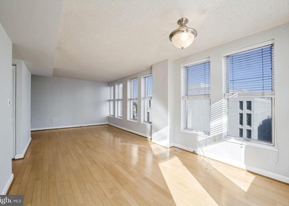 601 Pennsylvania Avenue Nw - Photo 1