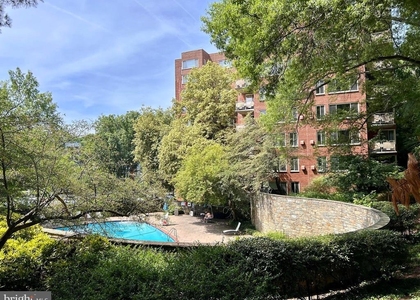 4000 Tunlaw Road Nw - Photo 1