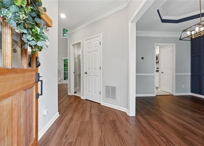 1106 Glenrose Drive Se - Photo 1