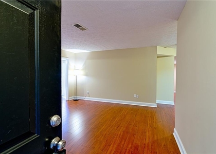 1808 Augusta Drive Se - Photo 1