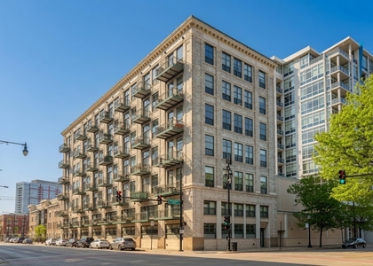 1801 S Michigan Avenue - Photo 1